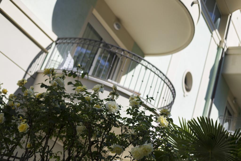 Residence Hamilton Riccione Exterior foto