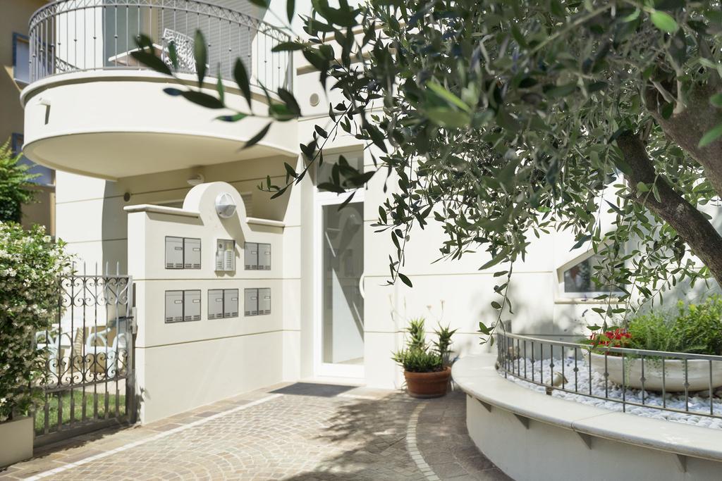 Residence Hamilton Riccione Exterior foto