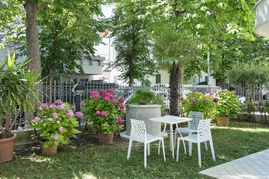 Residence Hamilton Riccione Exterior foto